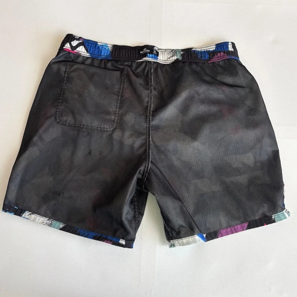 Hollister Mens Swim Trunks XL Abstract Brushstroke Blue Pink Black Mesh‎ Lined